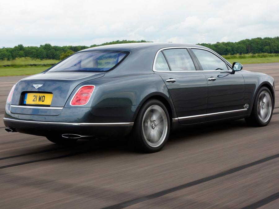  Bentley Mulsanne The Ultimate Grand Tourer 2013 года  (UK) (фото 4 из 23)